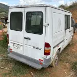 LOTE 001 - Van