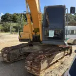 LOTE 007 - Escavadeira