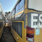 LOTE 025 - Ônibus