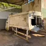 LOTE 029 - Compactador de lixo
